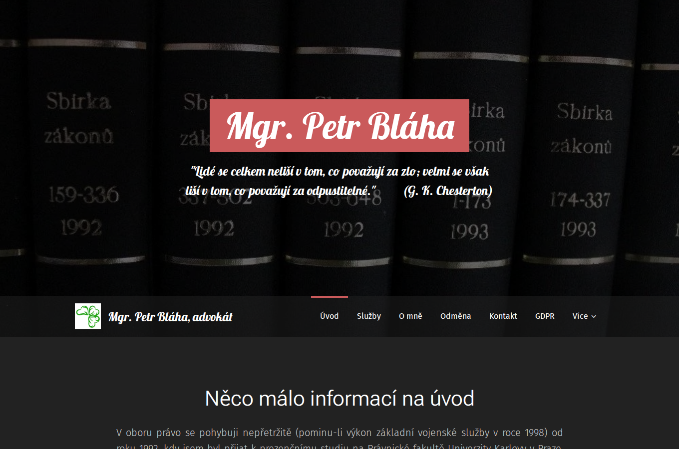 Současný web Advokát Petr Bláha na počítači
