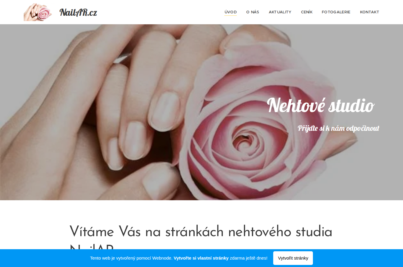 Současný web Nailar nehtové studio na počítači