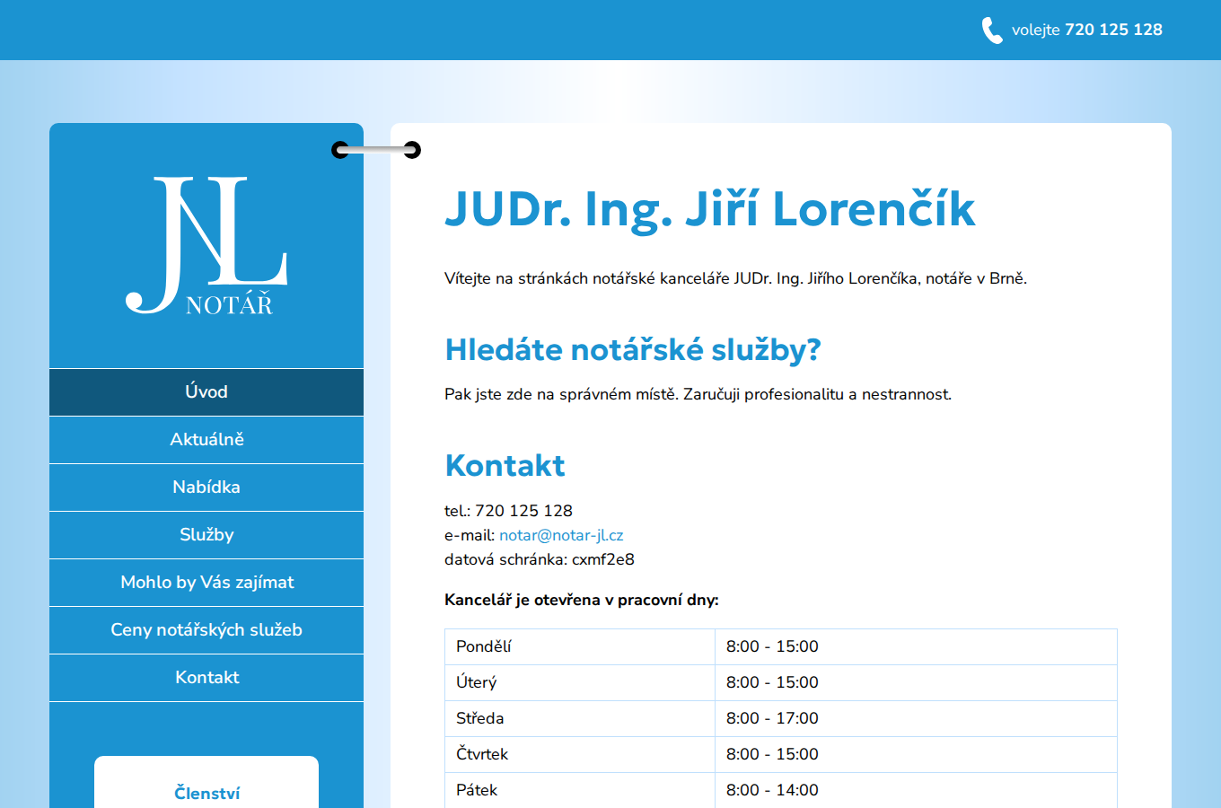 Současný web Notář v Brně - JUDr. Ing. Jiří Lorenčík na počítači